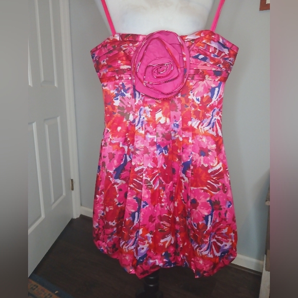 BCBG Max Azaria Floral Begonia Sleeveless Bubble Hem Mini Dress - Picture 5 of 7